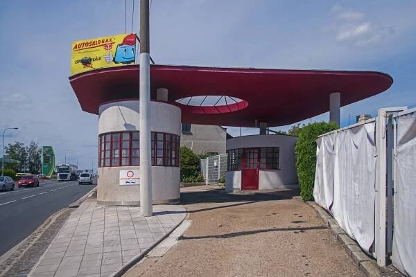Benzinová čerpací stanice | Objekty | Královéhradecký architektonický manuál