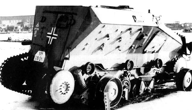 Sd.Kfz.254 (prieskumné vozidlo pre delostrelectvo) - ten istý stroj so zatvorenými dverami bojového priestoru; stroj bol práve dovezený na skúšky do USA, január  1943