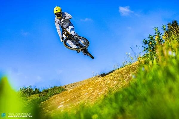 Giant Glory 2024 DH Test ENDURO 61 WEB Res 