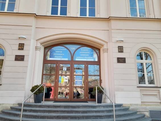 FOTO, VIDEO: V asistenčním centru pro uprchlíky v Pardubicích je hlava na hlavě