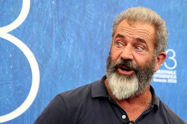 Mel Gibson byl v dubnu v nemocnici kvůli nákaze koronavirem. Už se plně uzdravil
