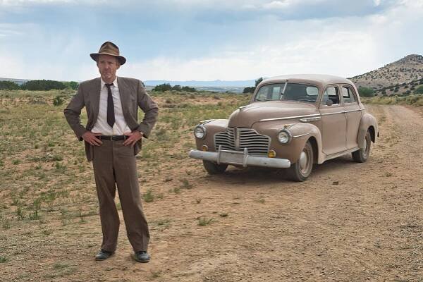 Manhattan - Strašidelná akce na dálku - Z filmu - John Benjamin Hickey