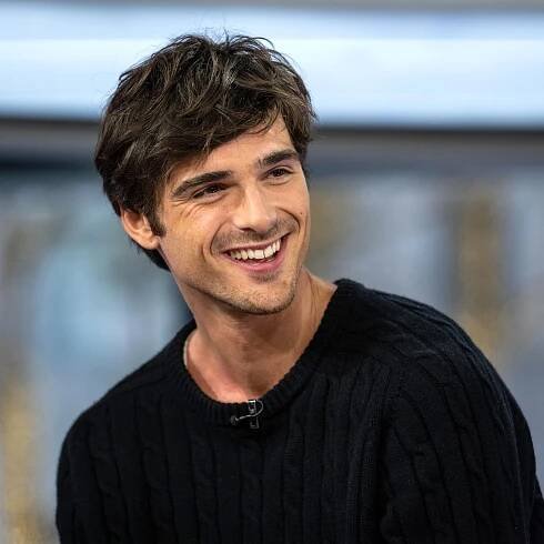 Jacob Elordi Just Massively Dissed the 'Kissing Booth' Movies, I Fear