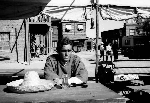Jeffrey Hunter during the filming of “Joe Navidad”, Madrid, Spain, 1967.