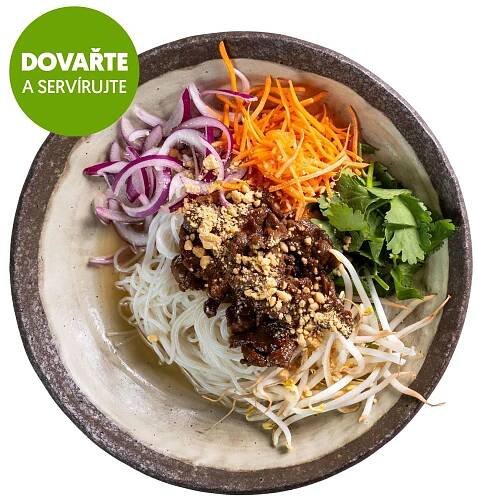 Bun Bo Nam Bo Vietnamský salát s hovězím a zeleninou z Café Buddha