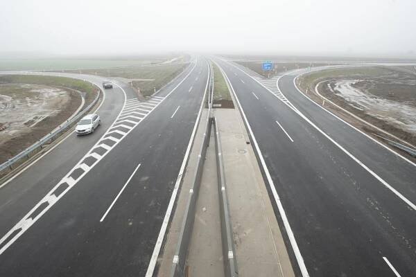 Ode dneška mohou řidiči využívat nový úsek D35 na Pardubicku