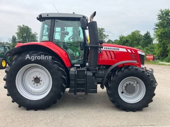 Kolový traktor Massey Ferguson 7720