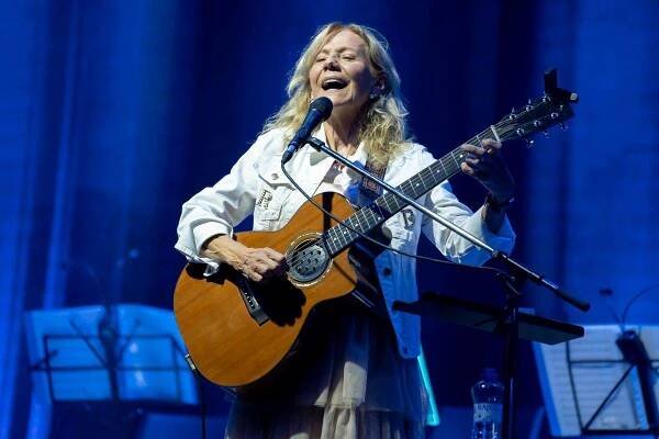 FOTOREPORT: Lenka Filipová zpívala v Brně v několika jazycích, diváci ji odměnili standing ovation