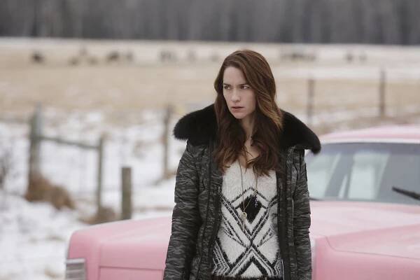 Wynonna Earp - Bury Me with My Guns On - Z filmu - Melanie Scrofano