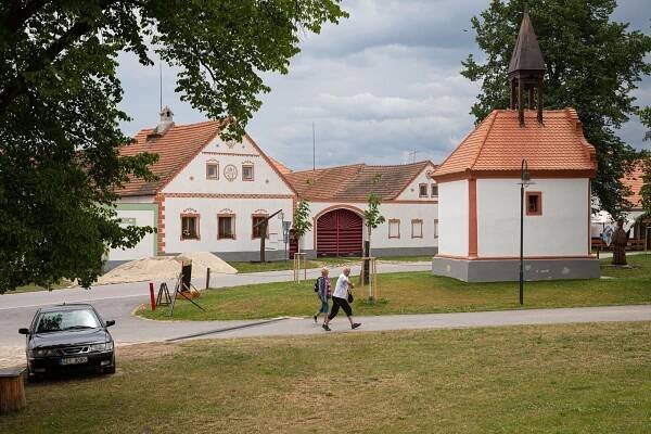 "Nechceme být exoti ve skanzenu." Jihočeské Holašovice si turisté pletou s kulisami