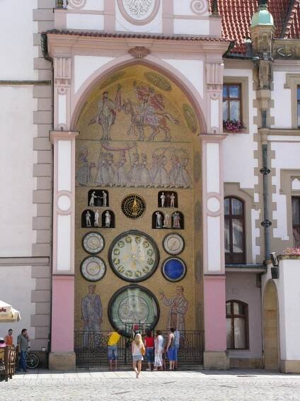 Soubor:Olomouc Astronomical Clock.jpg – Wikipedie