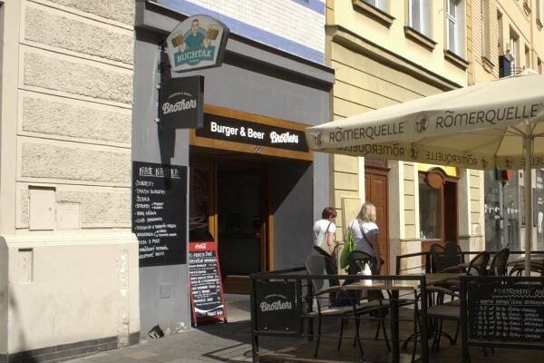 Olomouc v bulce 3: Burger & Beer Brothers se sýrovou bombou