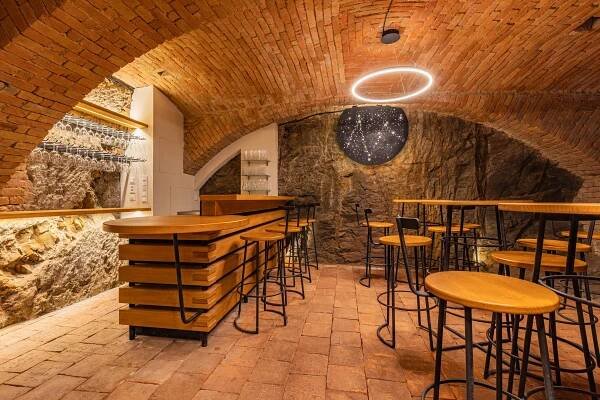Jižní Morava (nejen) pro vinaře: Hotel Mariel *** v centru Znojma se snídaněmi a degustací 12 vzorků vín