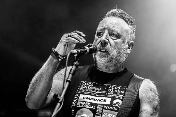 ▷ Peter Hook - Česká Wikipedie