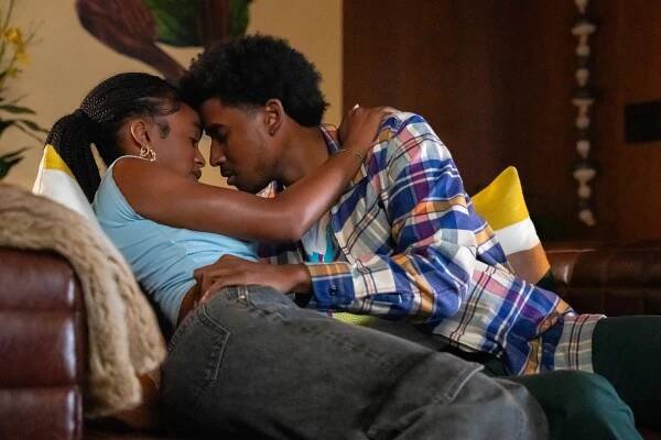 Lovie Simone as Keisha Clark and Michael Cooper Jr. as Justin Edwards in ‘Forever’