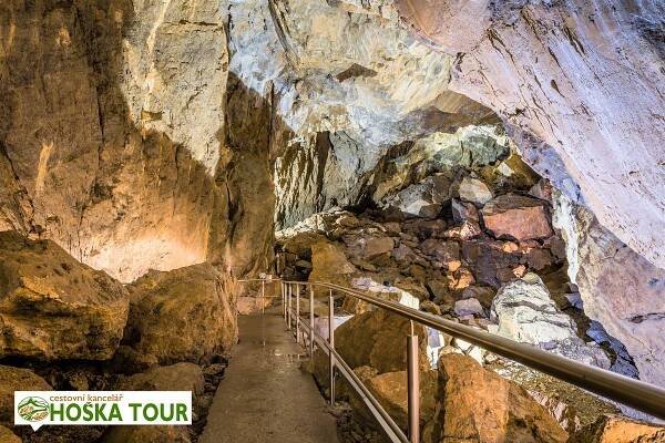 Harmanecká jeskyně na Slovensku: perla z bílého sintru | CK HOŠKA TOUR