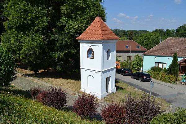 Soubor:Rebešovice - zvonice (07-2022), obr04.jpg