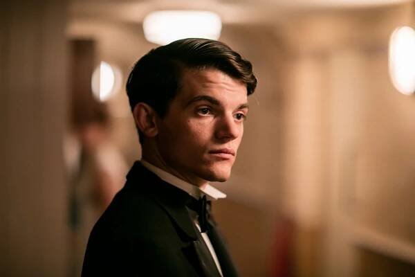 The Halcyon - Episode 8 - Z filmu - Edward Bluemel