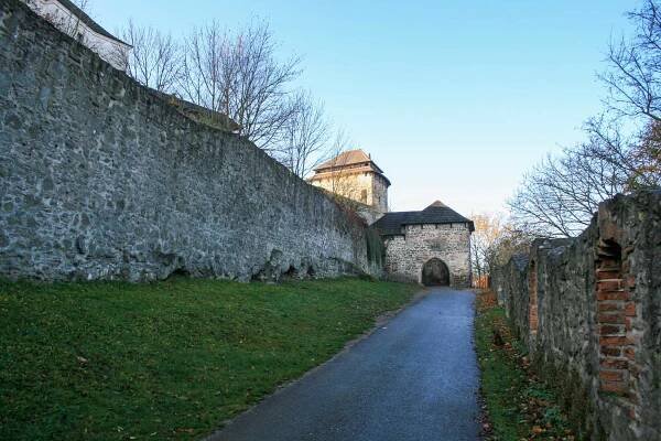 Hrad Kunětická hora - neboli "Kuňka" - Ráby, Východní Čechy | Regiontourist.cz