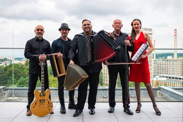 Strings & Bellows Ensemble | Vojtech Szabó