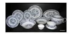 Jídelní souprava Saphyr 29030 cibulák (dříve porcelán Henrieta nebo cibulák Henrieta) 26 dílná.