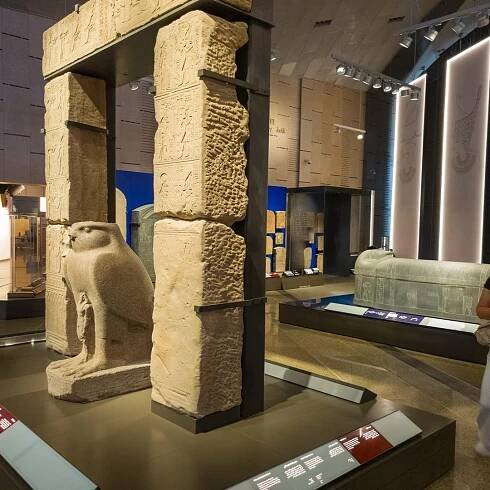 Káhira: Vstupenka do Velkého egyptského muzea s volitelným vstupem. Průvodce a transfer | GetYourGuide