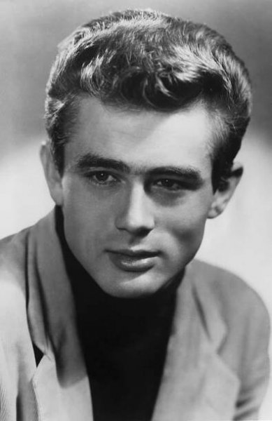 ames Dean poses for a portrait circa 1953 in New York City