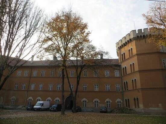 Huniade Castle