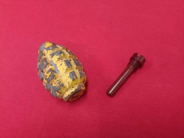 Granát č 2 - Vojenské sběratelské předměty