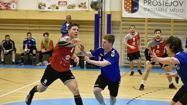 VIDEO: Outsider si vyšlápl na favorita. Házenkáři Prostějova nařezali Olomouci