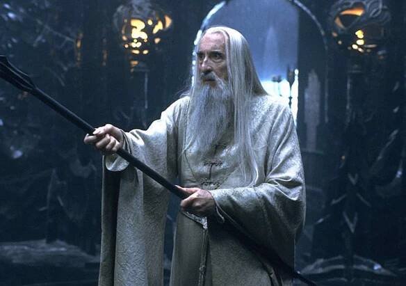 FOTO: Christopher Lee jako Saruman v Pánovi prstenů od Petera Jacksona. – stránka 8