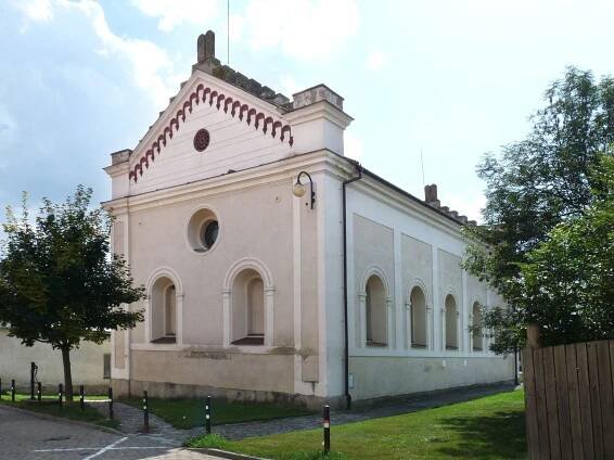 Soubor:Synagoga Slavkov u Brna 01.jpg – Wikipedie