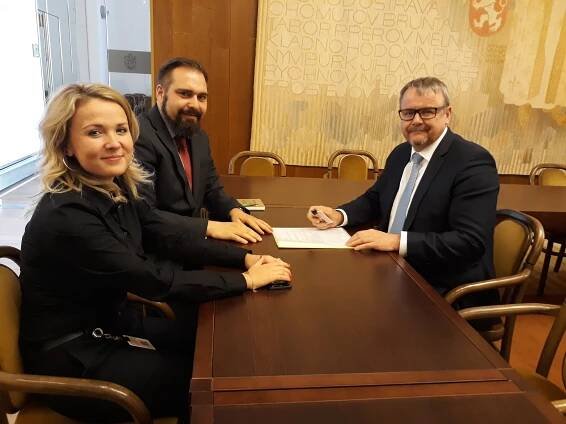 Ministr dopravy převzal usnesení žádající řešení obchvatu Vladislavi | Monika Oborná