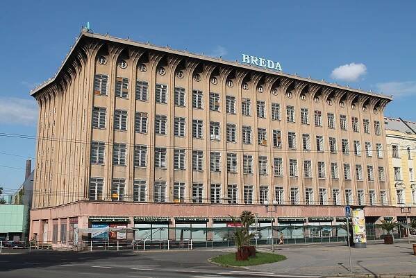 Soubor:Opava, náměstí Republiky, obchodní dům Breda (2019-08-14; 03).jpg – Wikipedie