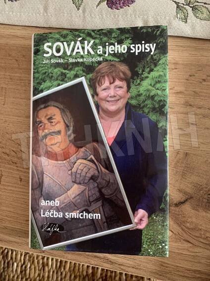 Kniha Sovák a jeho spisy, aneb, Léčba smíchem - Trh knih - online antikvariát