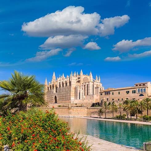 Jarní Mallorca s letenkami z Vídně nebo Prahy od 771 Kč | Letenky.com | Levné letenky | Nízkonákladové lety