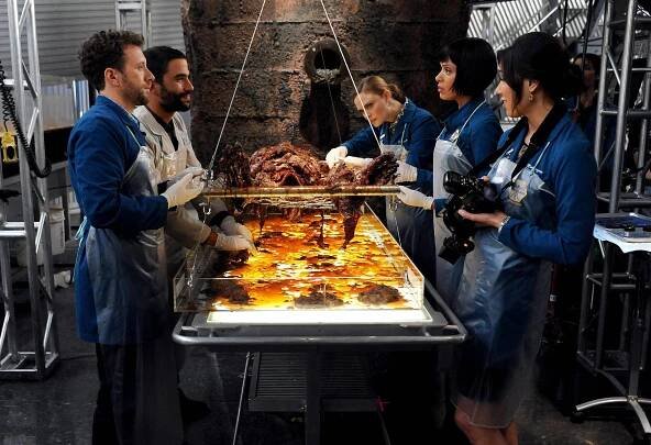 Sběratelé kostí - Konec vymahače - Z filmu - T.J. Thyne, Ignacio Serricchio, Emily Deschanel, Tamara Taylor, Michaela Conlin