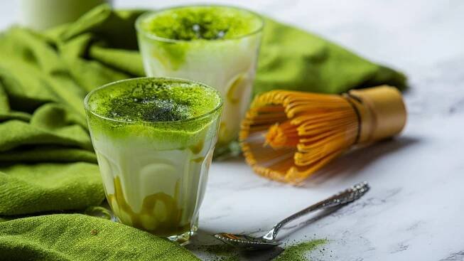 Jak připravit trendy drink mango matcha latté? Snadno jej zvládnete i doma