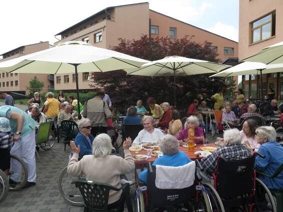 Grilovačka 5.6.2018 - Dům seniorů Františkov, Liberec, příspěvková organizace