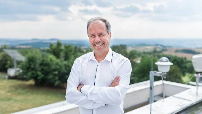 Noční oblohu si zamořujeme stále víc. Světelný smog má následky na přírodu i zdraví, varuje astronom