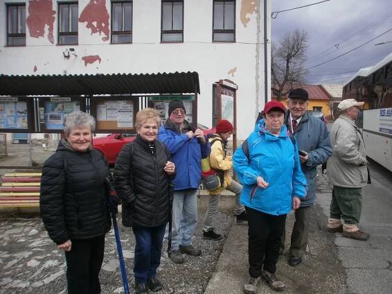 Turisté z Vřesovic vyrazili na pochod. Byl mezi nimi i devadesátiletý Sedlář