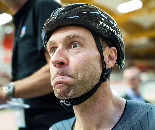 Jens Voigt breaks the Hour Record
