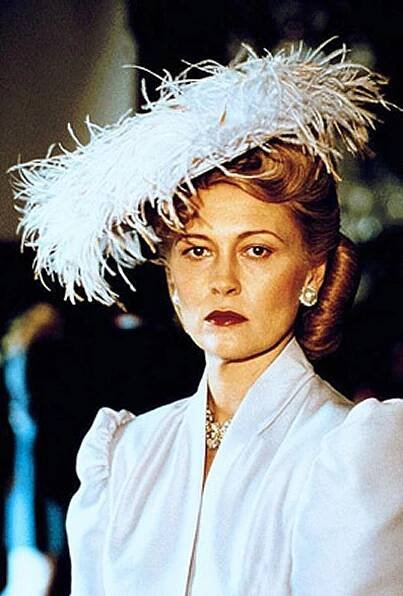TELEVIZIONÁŘ: Trochu jiná Evita. Tak, jak ji viděla Faye Dunawayová