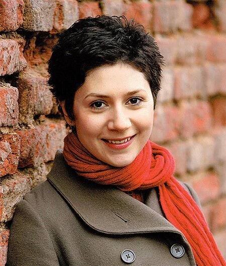Martha Issová