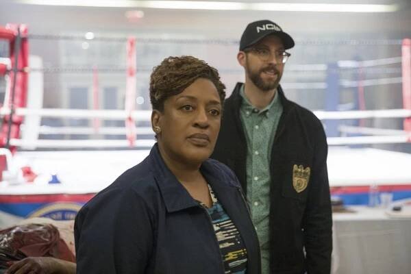 Námořní vyšetřovací služba: New Orleans - K.O. - Z filmu - CCH Pounder, Rob Kerkovich