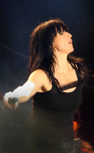 File:Nena Stadtfest-Wien2008a.jpg - Wikimedia Commons