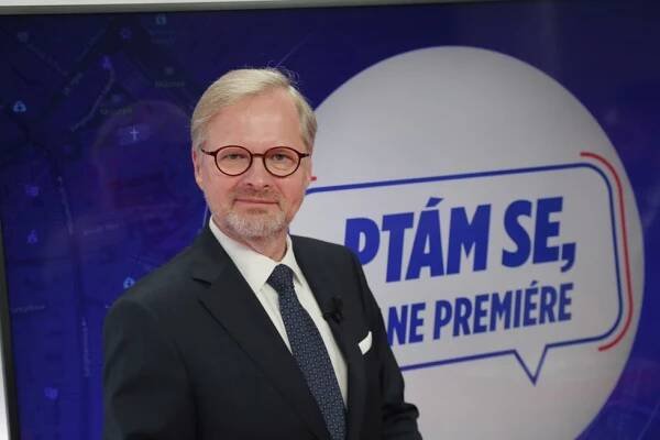 Fiala má nového poradce: S bojem s dezinformacemi mu pomůže politolog Gregor