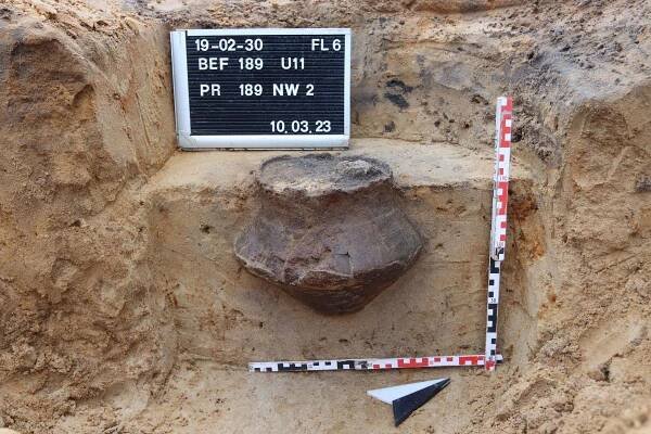 Stadt- und Kreisarchelogie entdecken Urnengrab aus der vorrömischen Eisenzeit