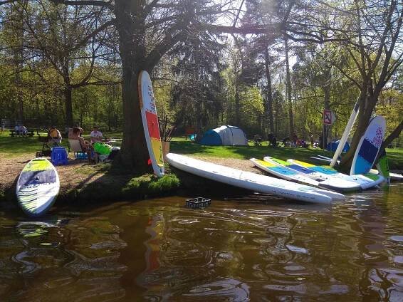 Otevírání půjčovny na Brněnské přehradě Kiboko Boards - prodej a půjčování nafukovacích paddleboardů