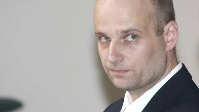 Úředník zapisoval do registru vozidel vraky, ve vězení stráví tři roky